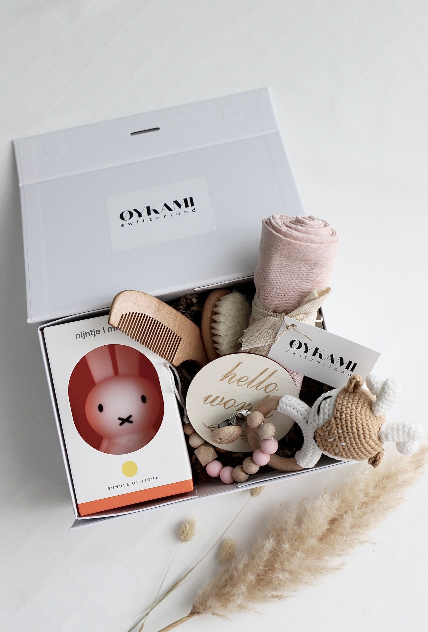 Baby Geschenkbox Mädchen "Casablanca" mit Miffy Nachtlicht und Elch - OYKAMI in a box