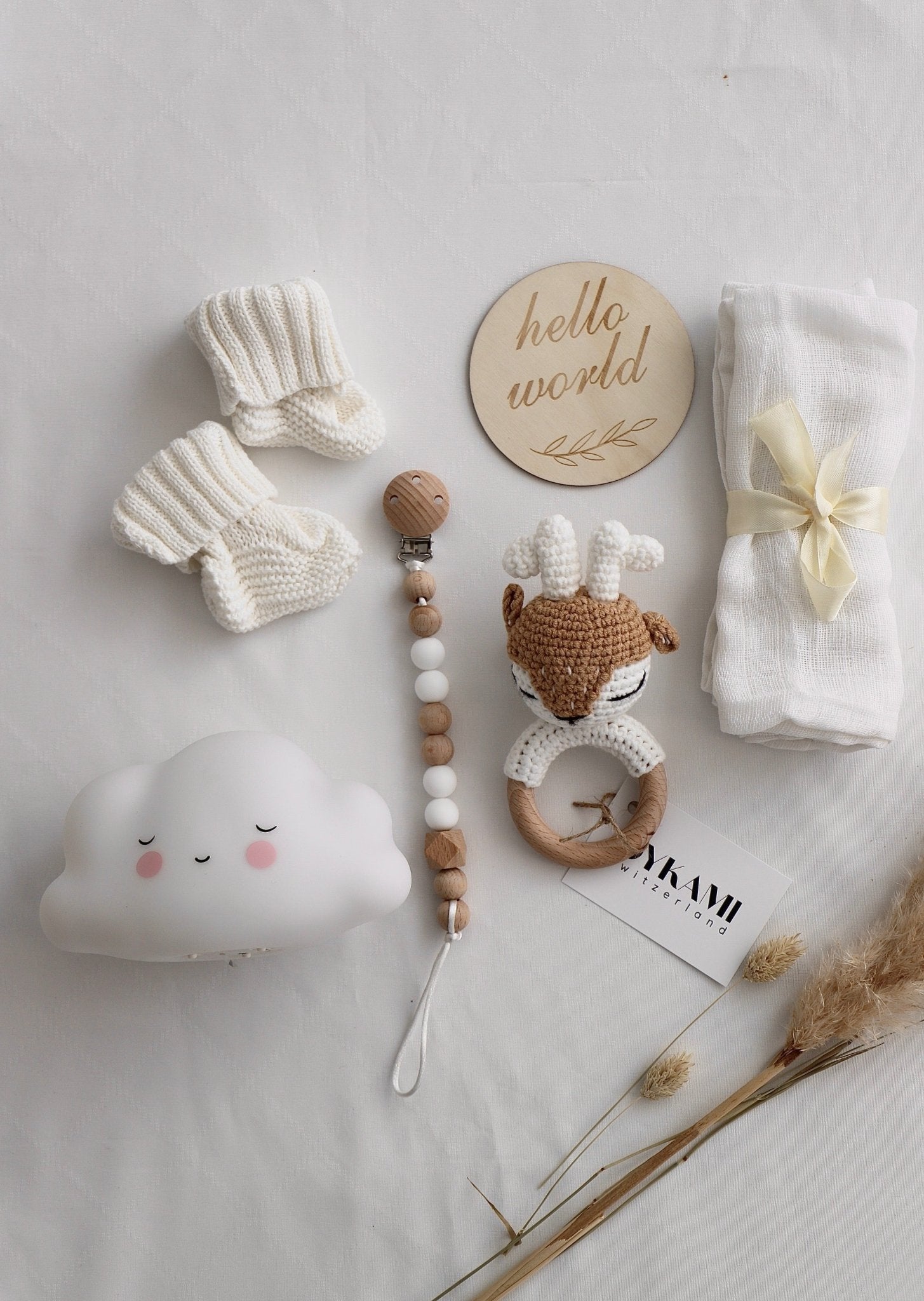 Baby Geschenkbox Neutrale Farben "Sydney" Elch mit Nachtlicht Wolke - OYKAMI in a box