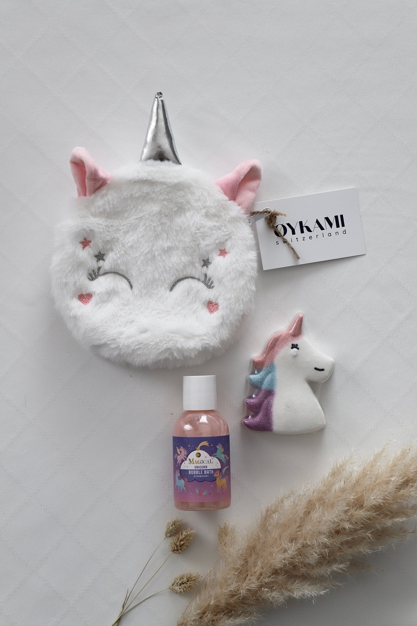 Geschenkbox Mädchen "Einhorn Kosmetiktasche" Flauschig - OYKAMI in a box