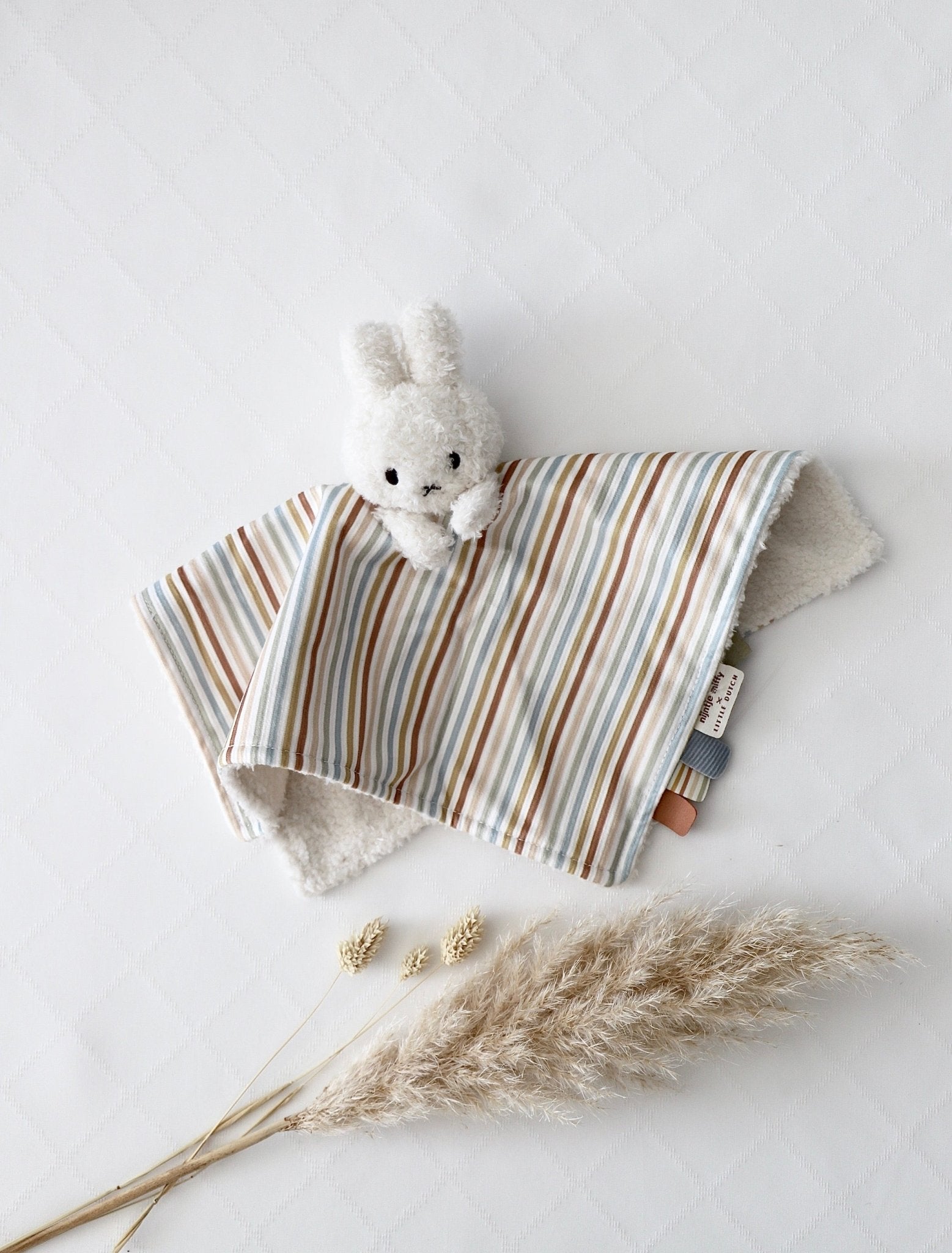 Schmusetuch Miffy Stripes - OYKAMI in a box