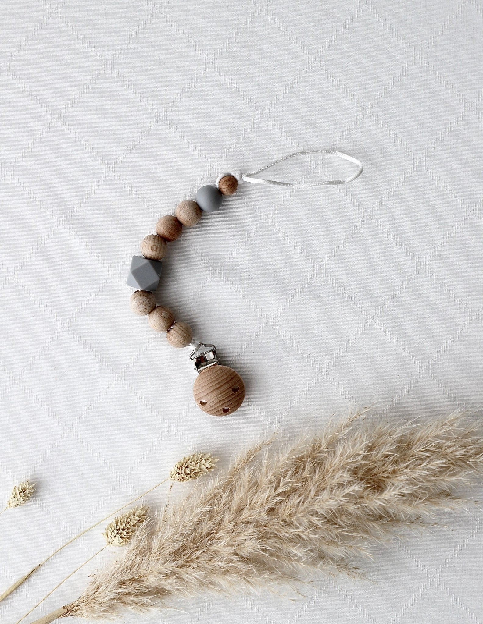 Schnullerkette grau - OYKAMI in a box