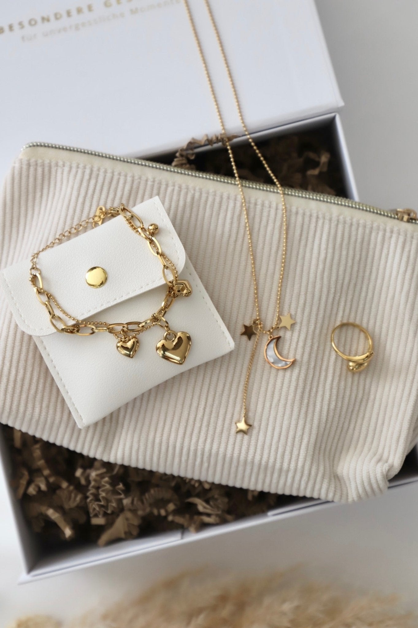 6 - Monats - Überraschung – Die Charm Box "Deluxe" zum Verschenken - OYKAMI in a box