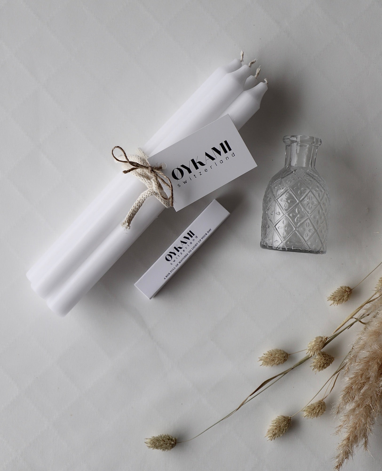 Taper candle gift set white 