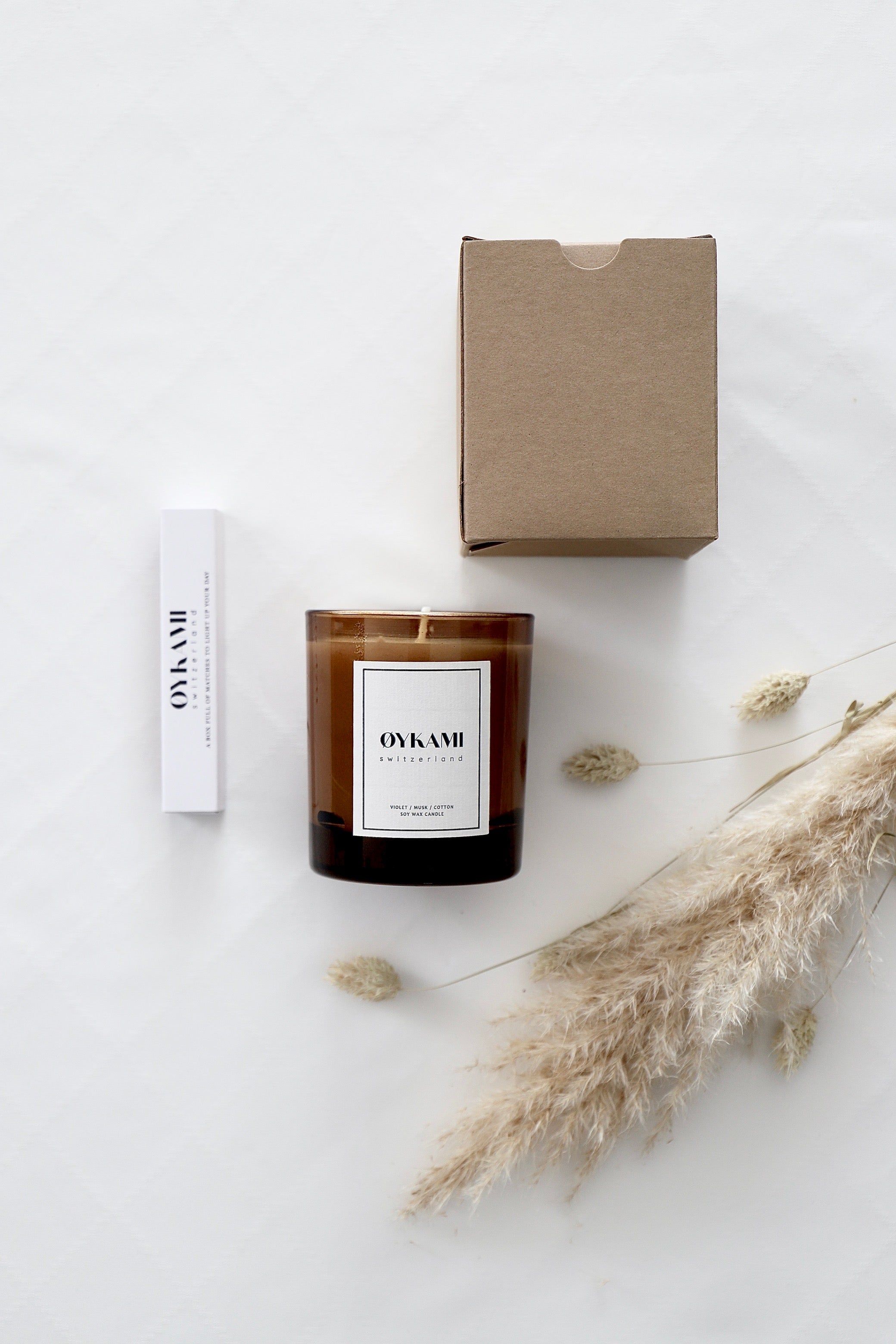 Gift set - soy scented candle "Cotton" with matches, 300 ml