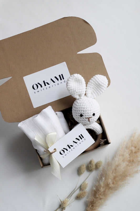 Baby Geschenkbox Neutrale Farben "Vancouver" Weiss mit Hase