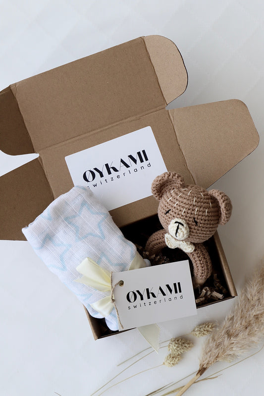 Baby Geschenkbox Junge "Male" Blau mit Sternen und Bär