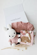 Bild in Galerie-Betrachter laden, Baby Geschenkbox 2 - Miffy Rosa

