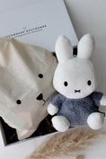 Bild in Galerie-Betrachter laden, Baby Geschenkbox 5 - Miffy Blau
