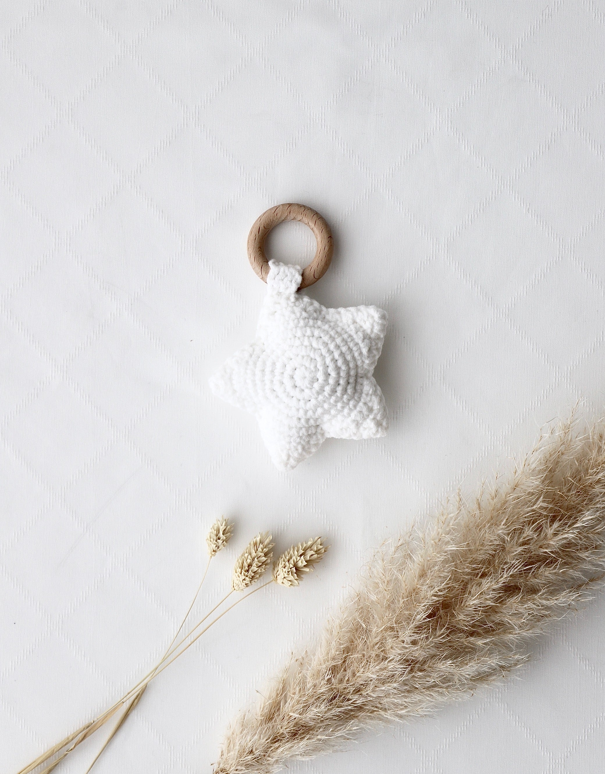 Gestrickter Stern weiss