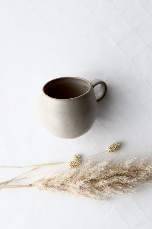 Steingut Tasse beige