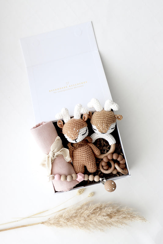 Baby Geschenkbox Mädchen "Dominica" mit 2 Elch