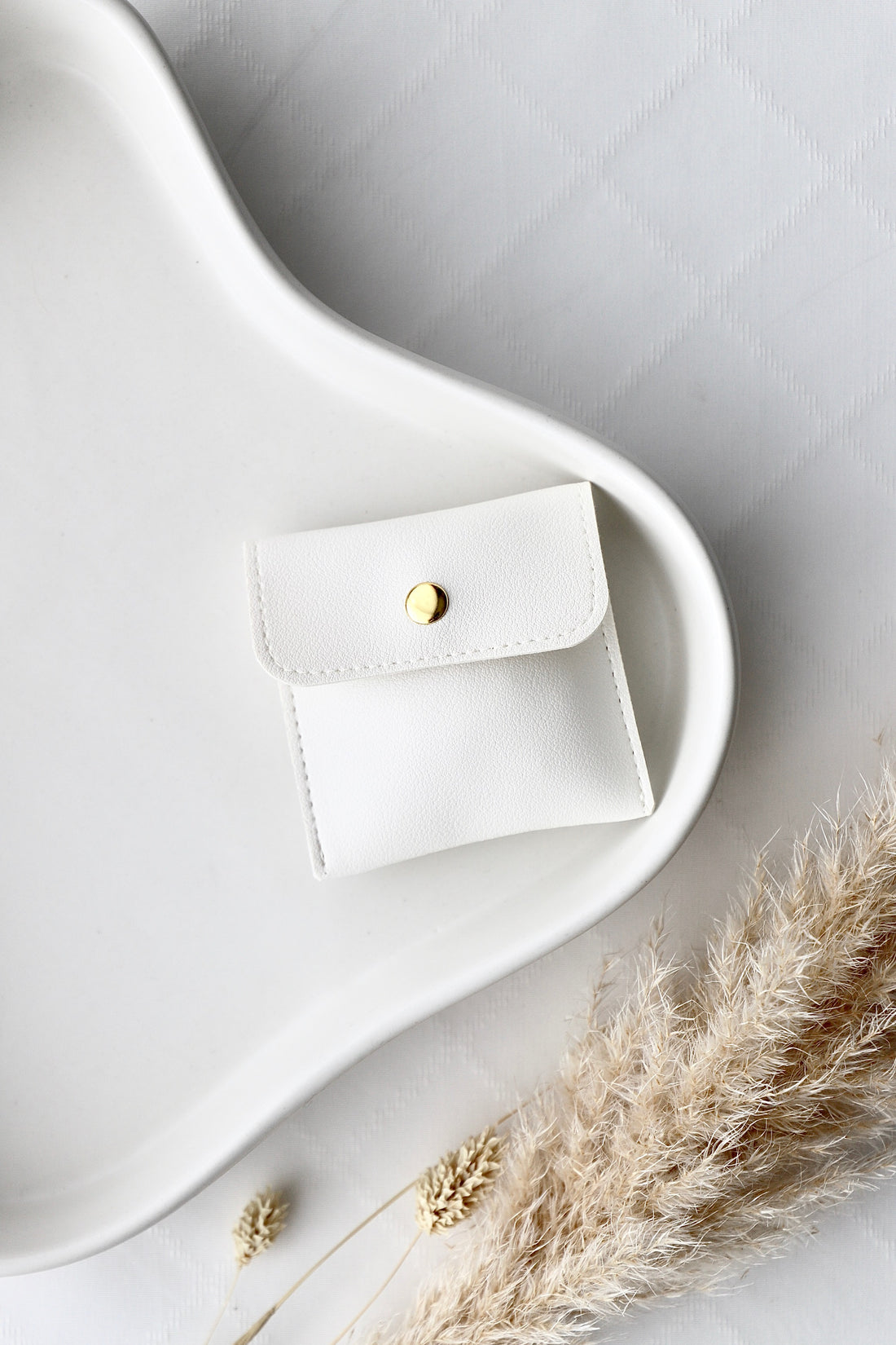 Goldenes Armband mit Herz-Anhänger