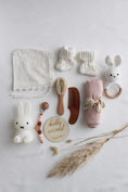 Load image into Gallery viewer, Baby Geschenkbox Mädchen "Arizona" mit Miffy Nachtlicht und Hase
