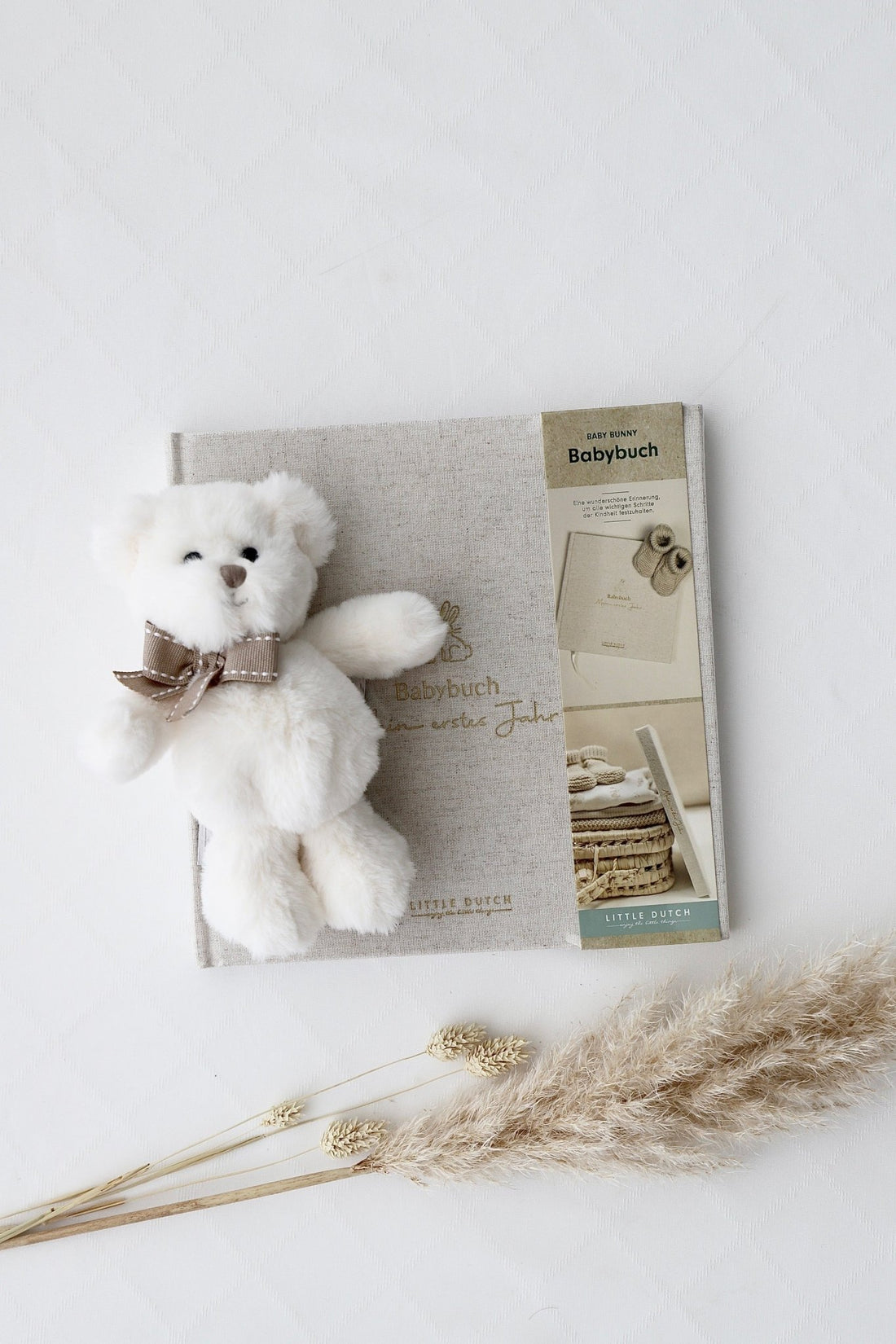 Baby Erinnerungsbuch "mein erstes Jahr" mit Bär Weiss - OYKAMI in a box