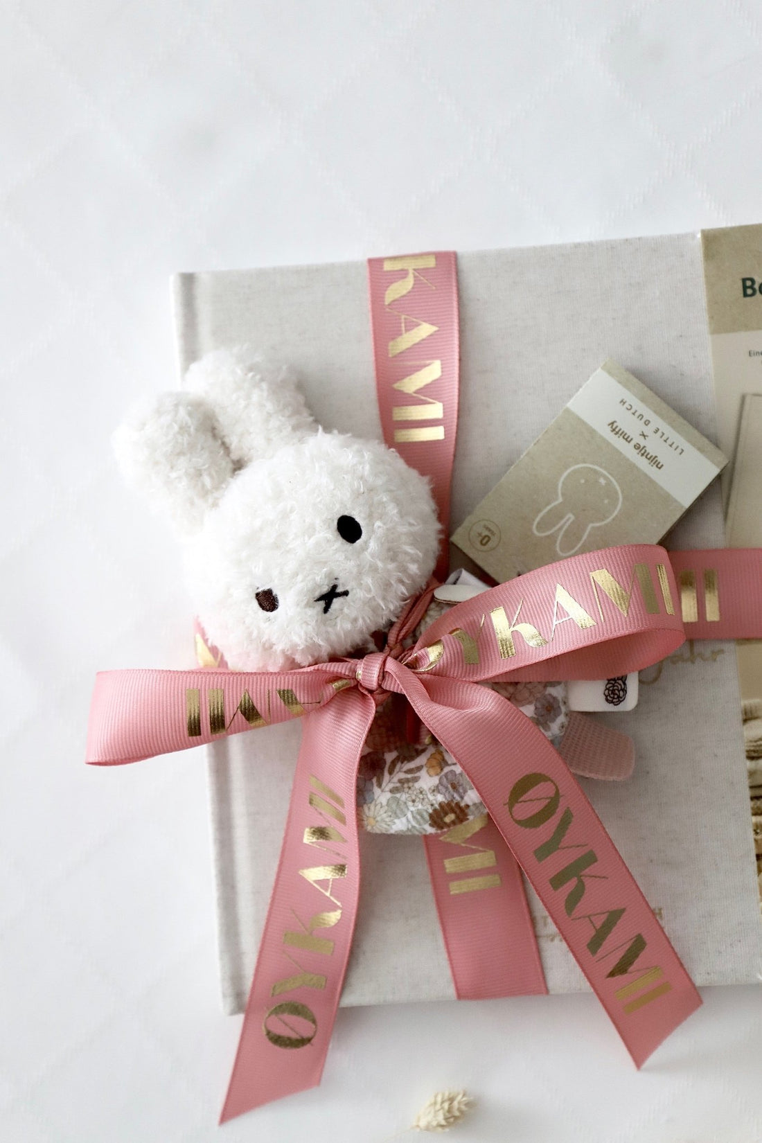 Baby Erinnerungsbuch "mein erstes Jahr" mit Miffy Rassel Blumen - OYKAMI in a box