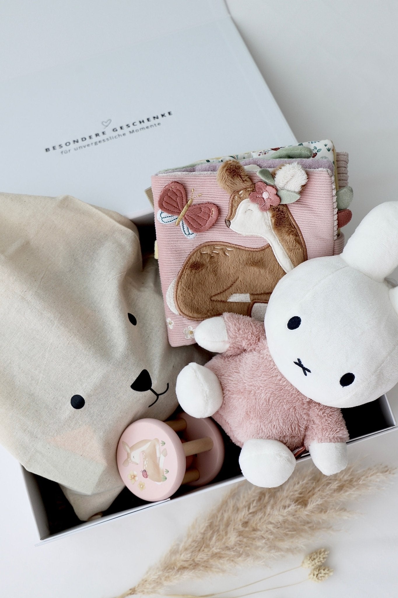 Baby Geschenkbox 4 - Miffy Rosa - OYKAMI in a box