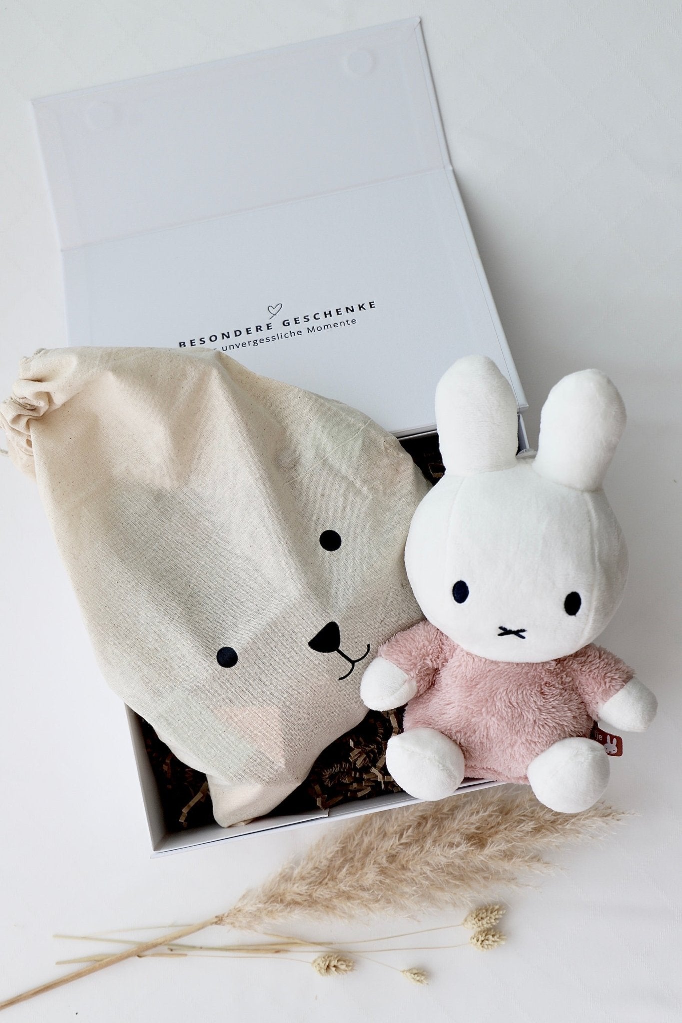 Baby Geschenkbox 5 - Miffy Rosa - OYKAMI in a box