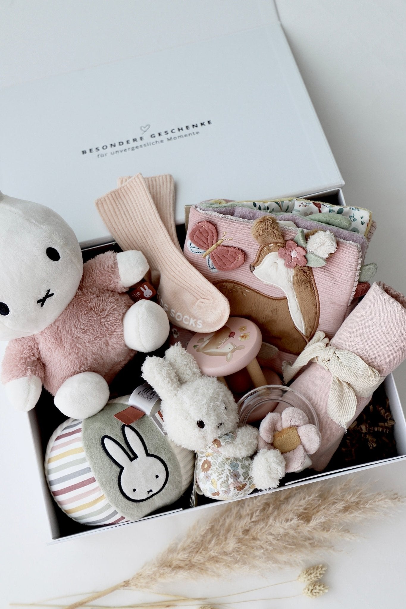 Baby Geschenkbox 6 - Miffy Rosa - OYKAMI in a box