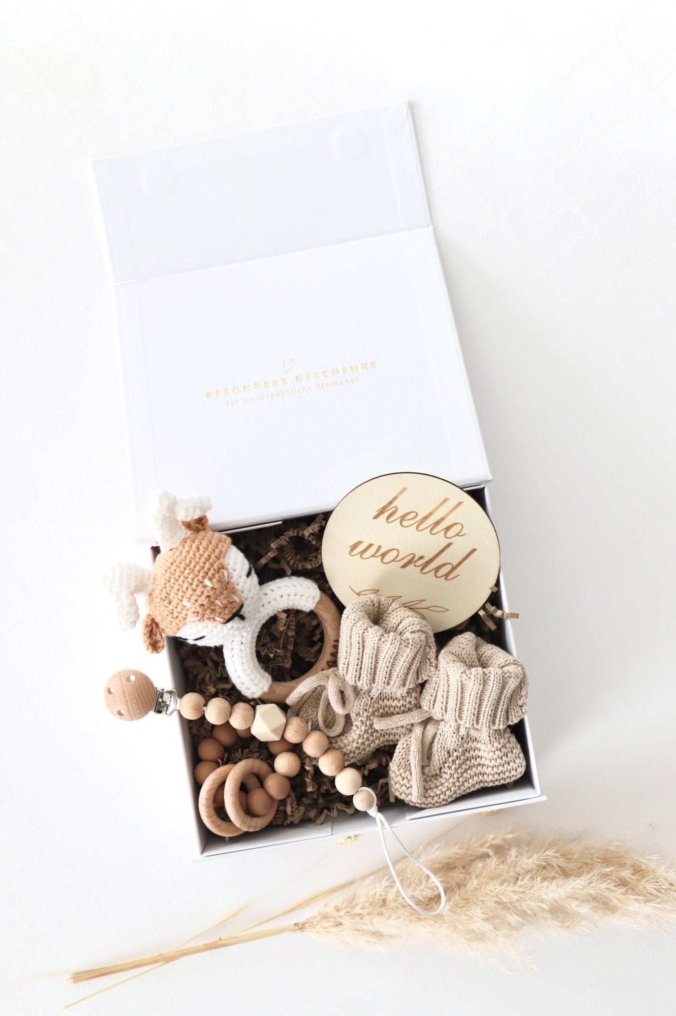 Baby Geschenkbox Beige "Phoenix" Elch - OYKAMI in a box