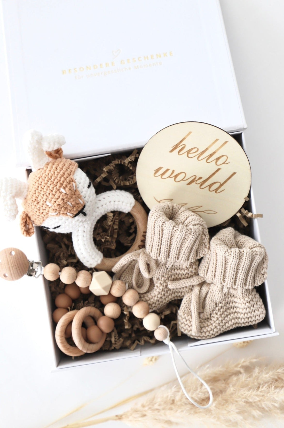 Baby Geschenkbox Beige "Phoenix" Elch - OYKAMI in a box