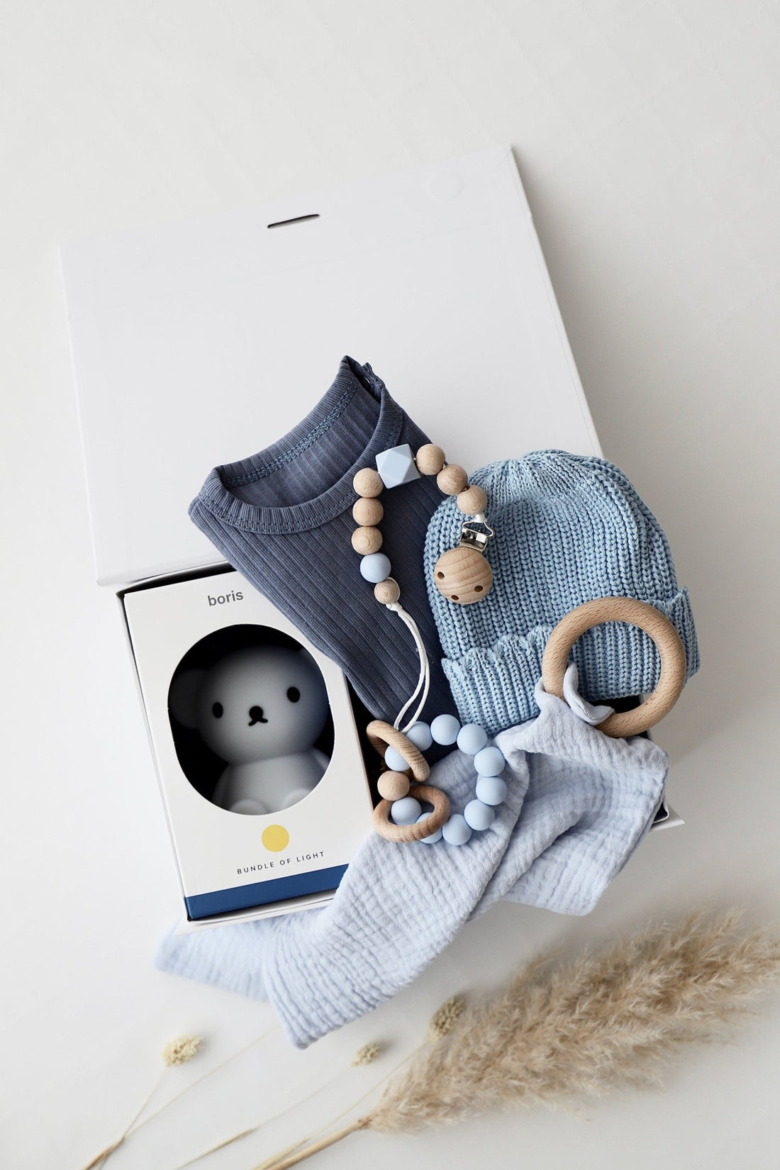 Baby Geschenkbox Blau "Ascona" Nachtlicht Boris - OYKAMI in a box