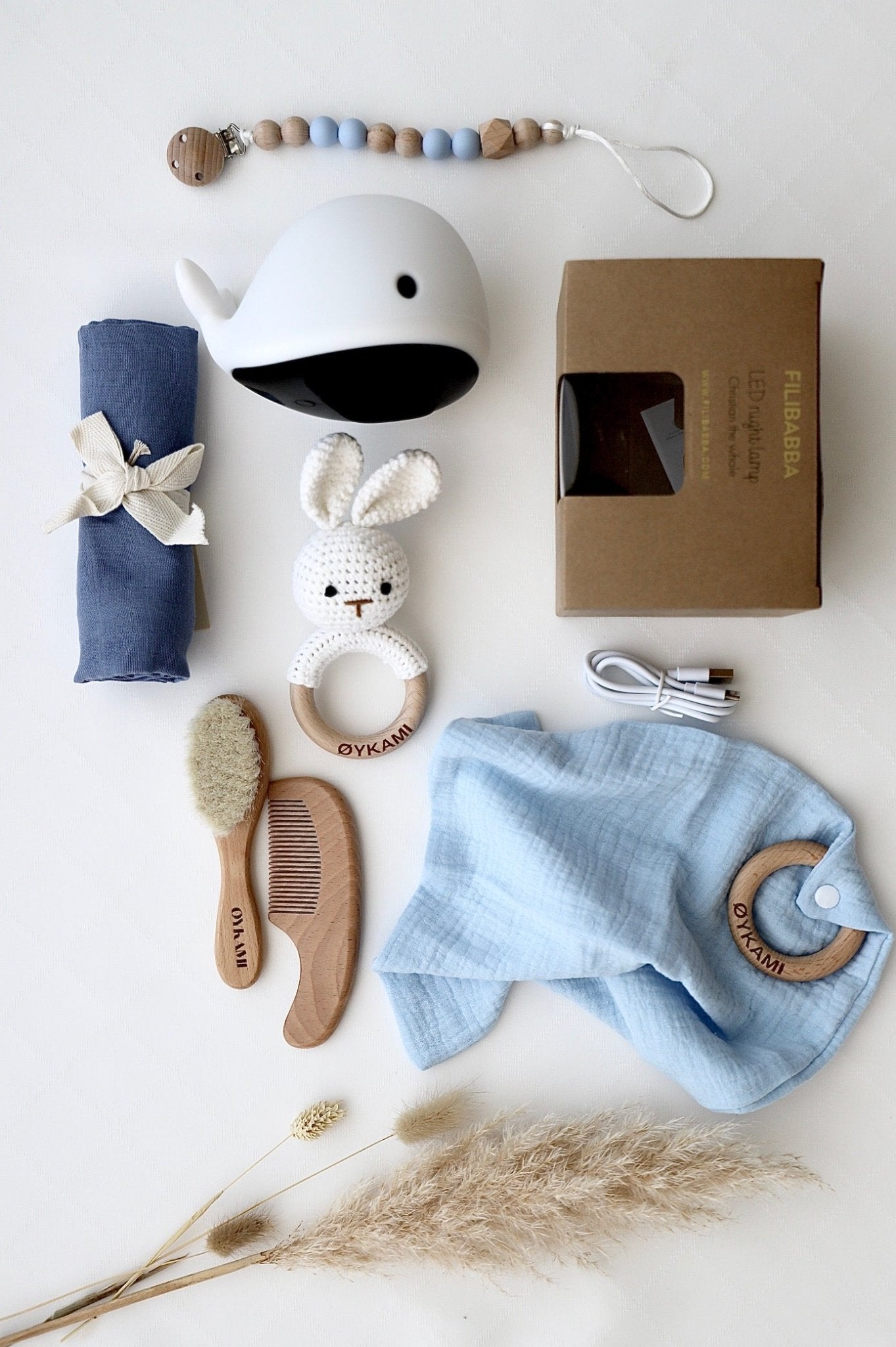 Baby Geschenkbox Blau "Athen" mit Hase - OYKAMI in a box