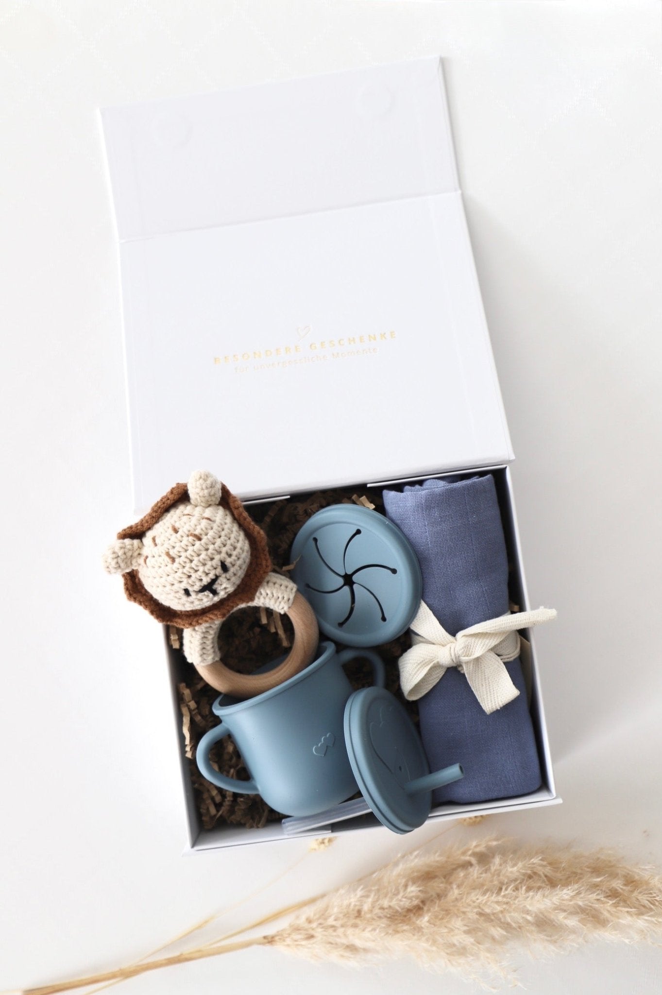 Baby Geschenkbox Blau "Oslo" Löwe - OYKAMI in a box