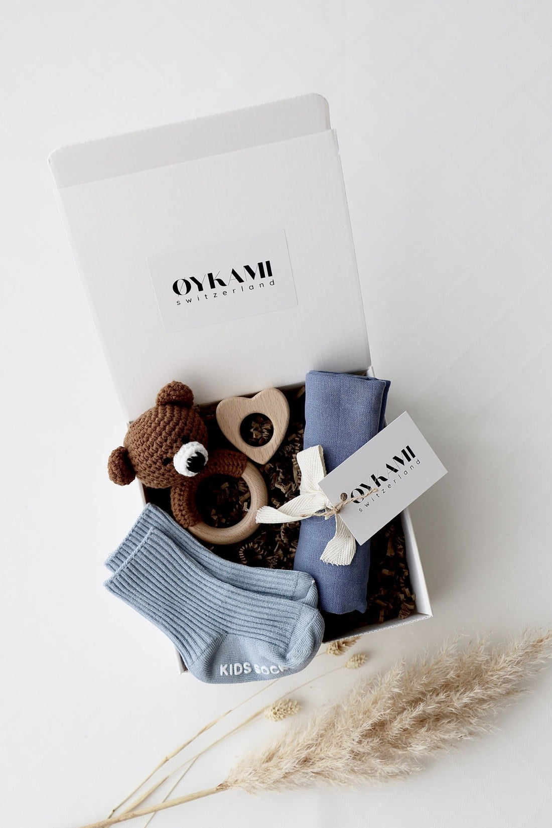 Baby Geschenkbox Blau "Sizilien" dunkler Bär - OYKAMI in a box