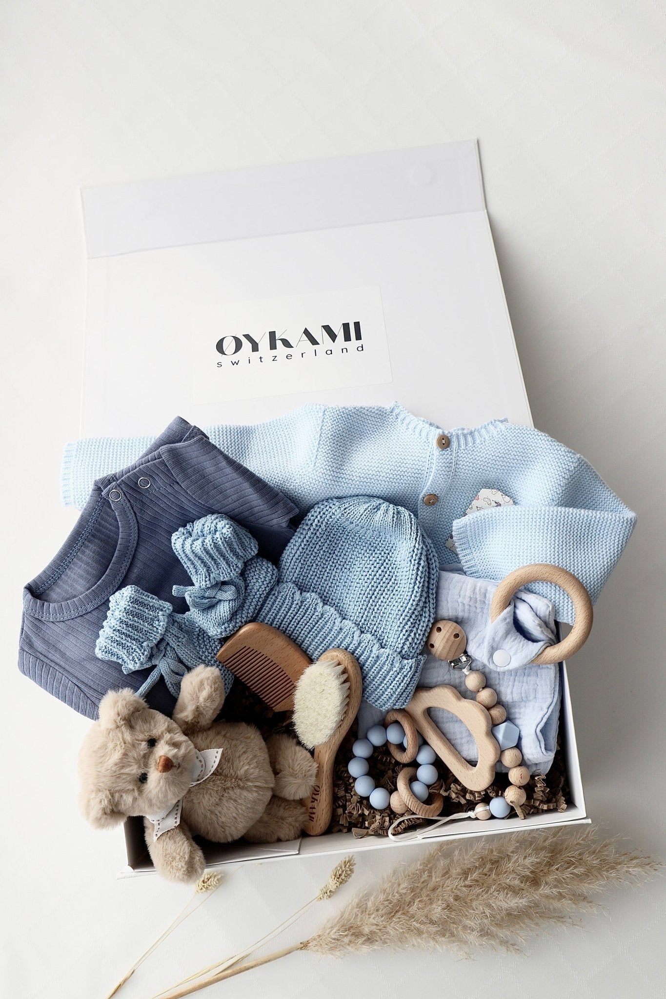 Baby Geschenkbox Blau "Verona" Bär Braun - OYKAMI in a box