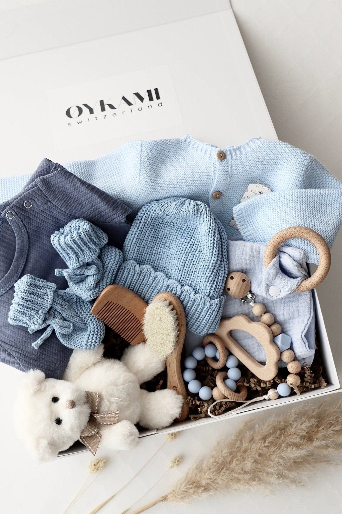 Baby Geschenkbox Blau "Verona" Bär Weiss - OYKAMI in a box