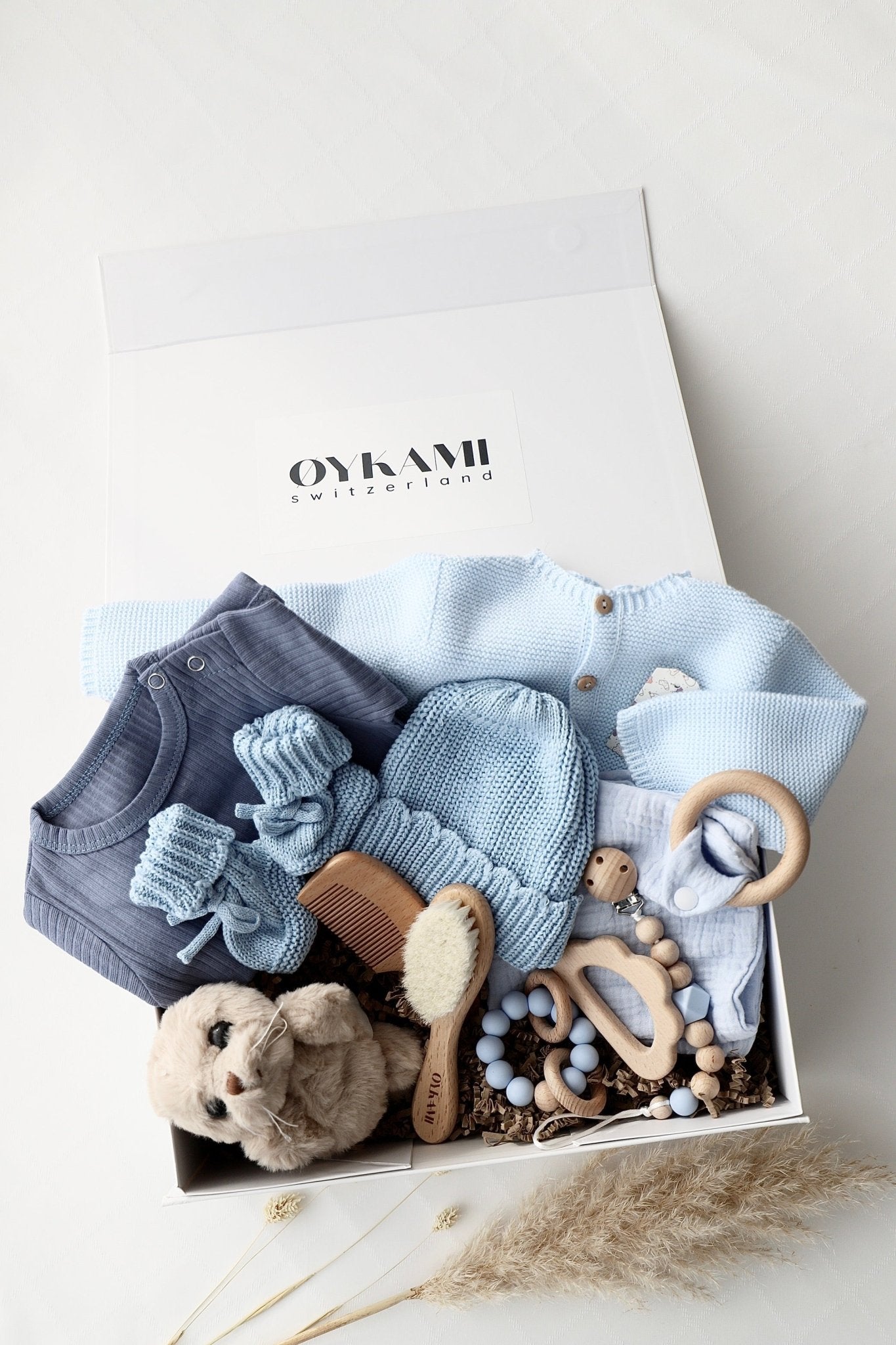 Baby Geschenkbox Blau "Verona" Robbe Braun - OYKAMI in a box