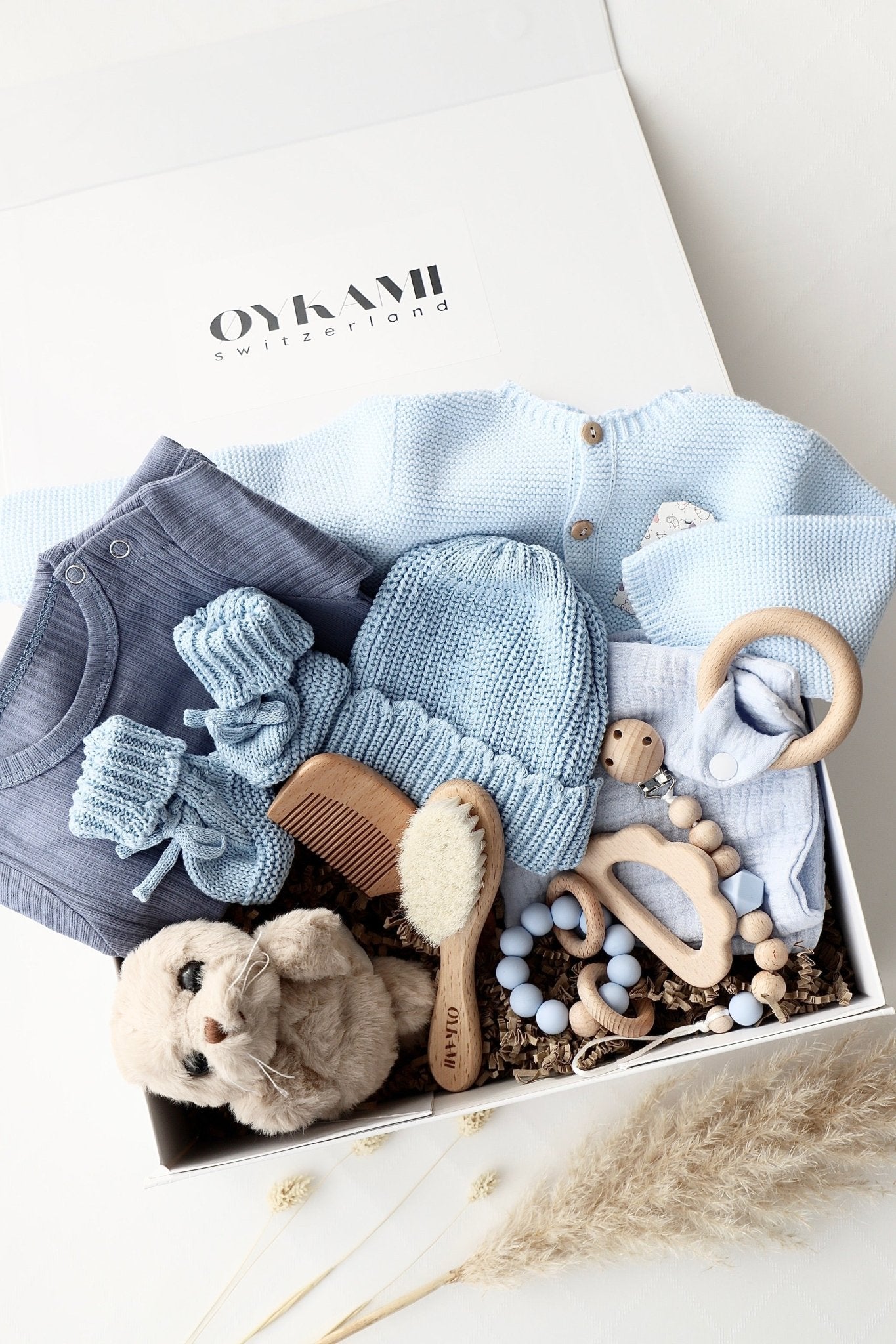 Baby Geschenkbox Blau "Verona" Robbe Braun - OYKAMI in a box