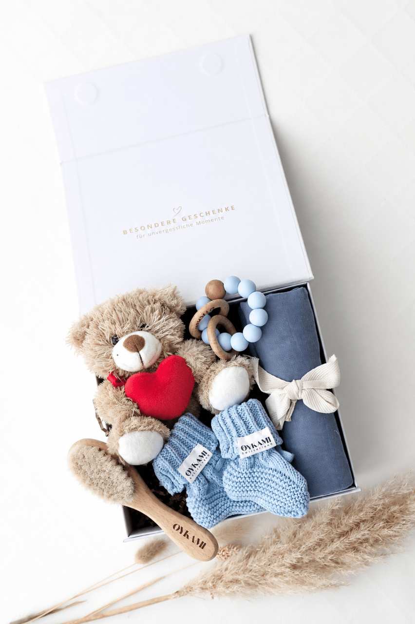 Baby Geschenkbox "Bruno" Blau - Bär mit Herz - OYKAMI in a box