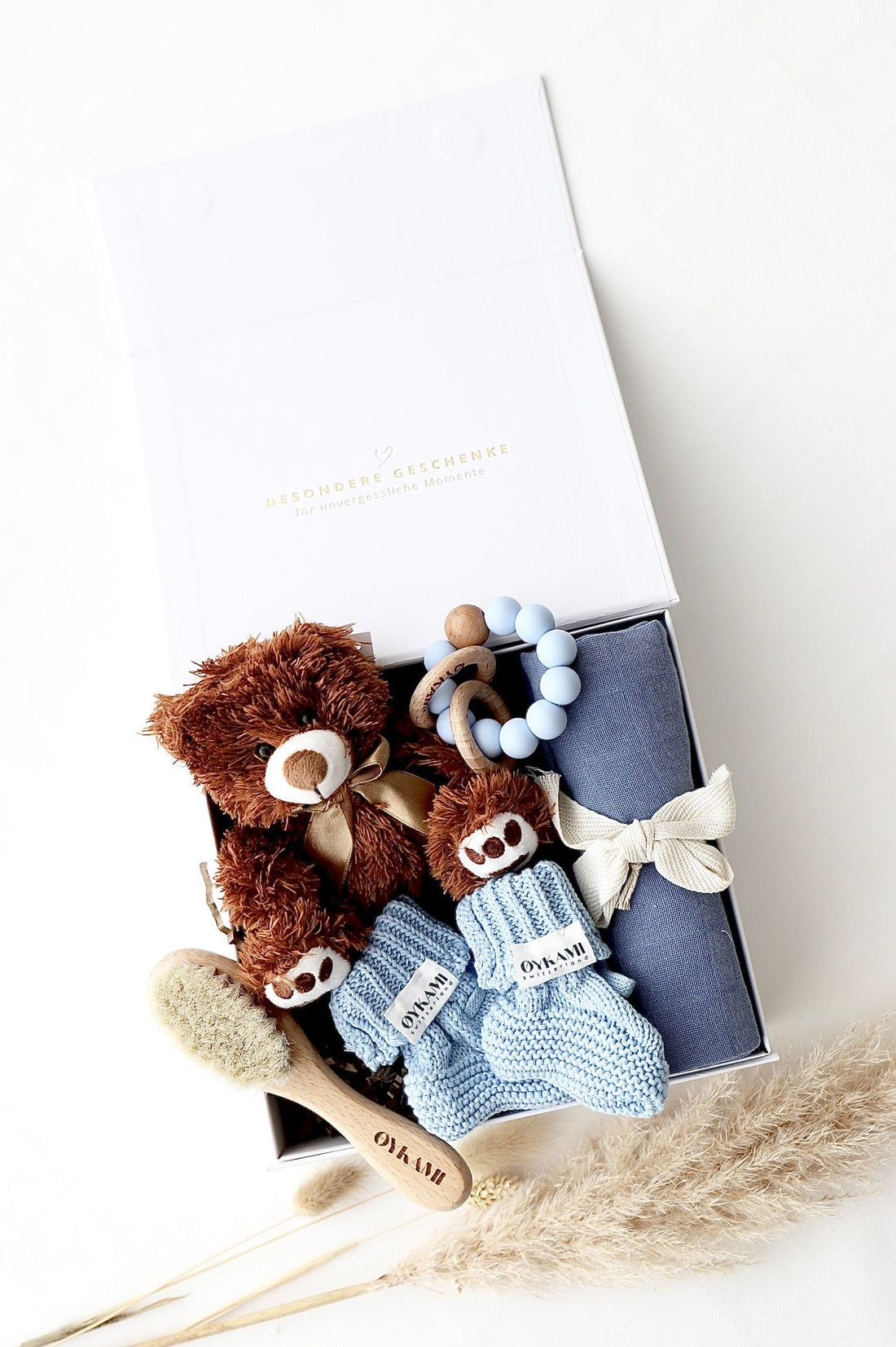 Baby Geschenkbox "Bruno" Blau - dunkler Bär - OYKAMI in a box