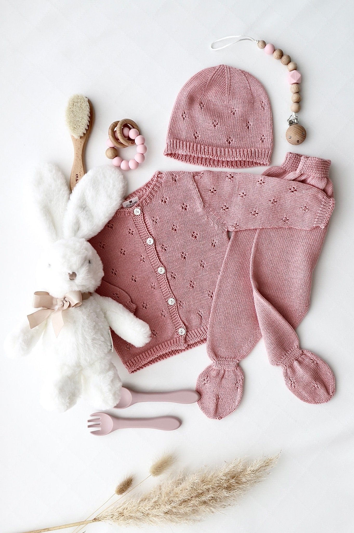 Baby Geschenkbox Bunny Lotti – First Knit Rosa - OYKAMI in a box