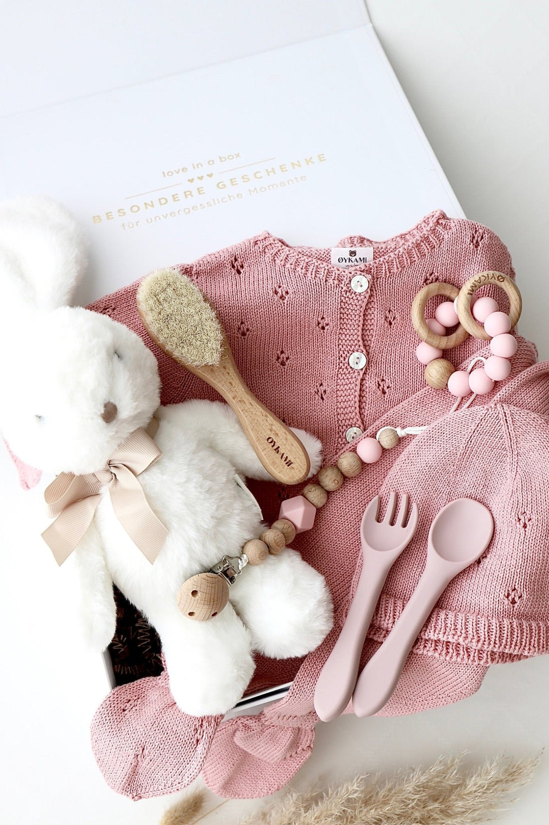 Baby Geschenkbox Bunny Lotti – First Knit Rosa - OYKAMI in a box