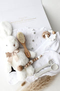 Baby Geschenkbox Bunny Lotti – First Knit Weiss - OYKAMI in a box