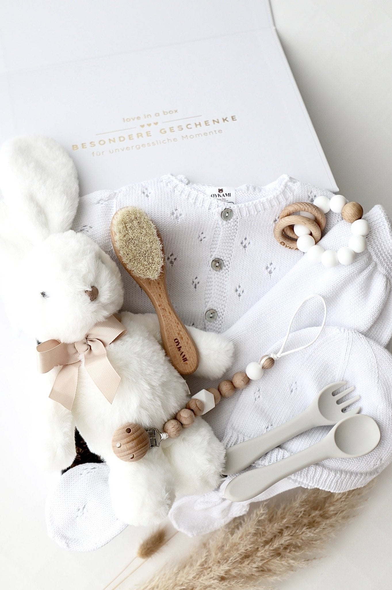 Baby Geschenkbox Bunny Lotti – First Knit Weiss - OYKAMI in a box