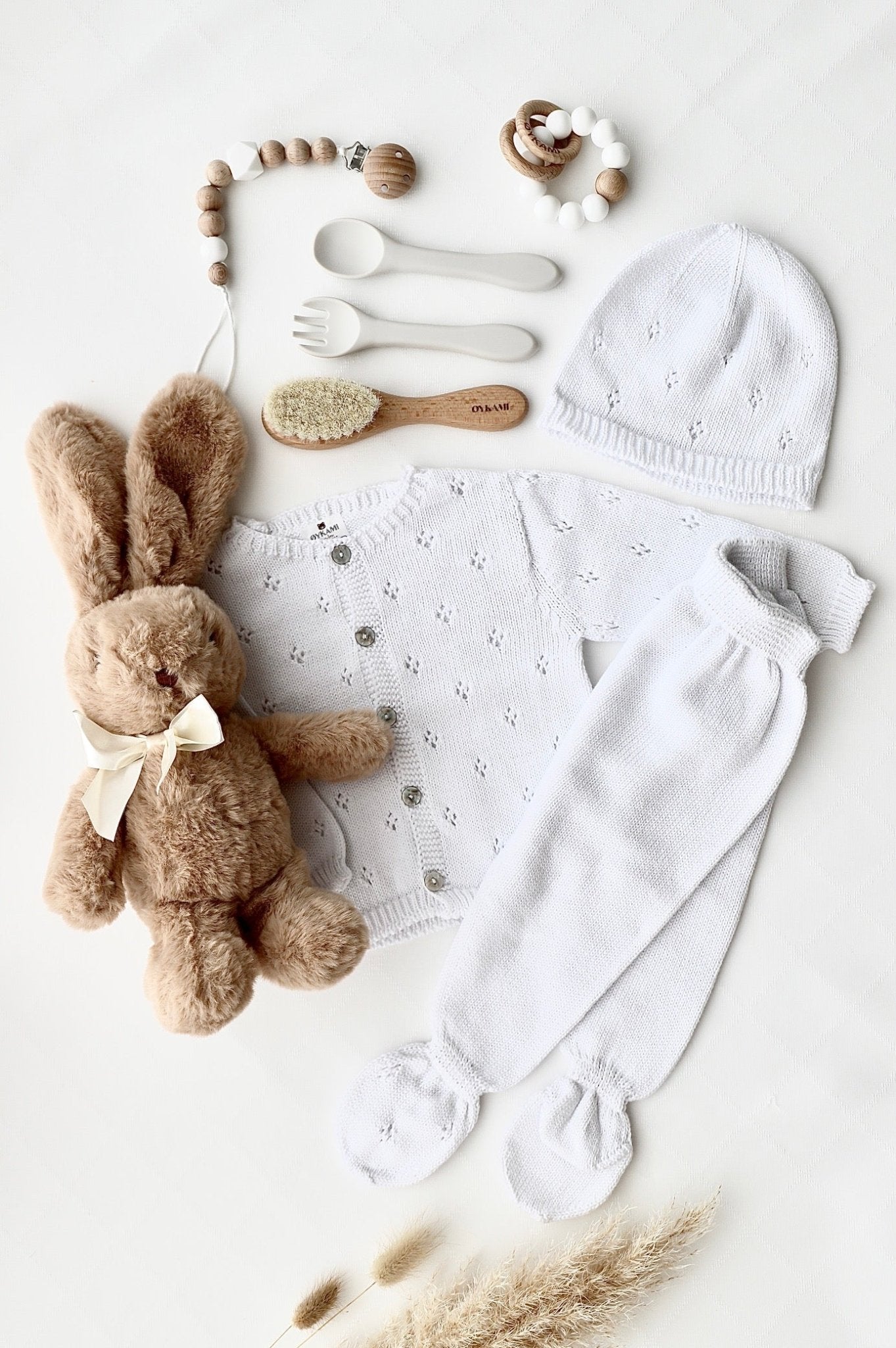 Baby Geschenkbox Bunny Lotti – First Knit Weiss - OYKAMI in a box
