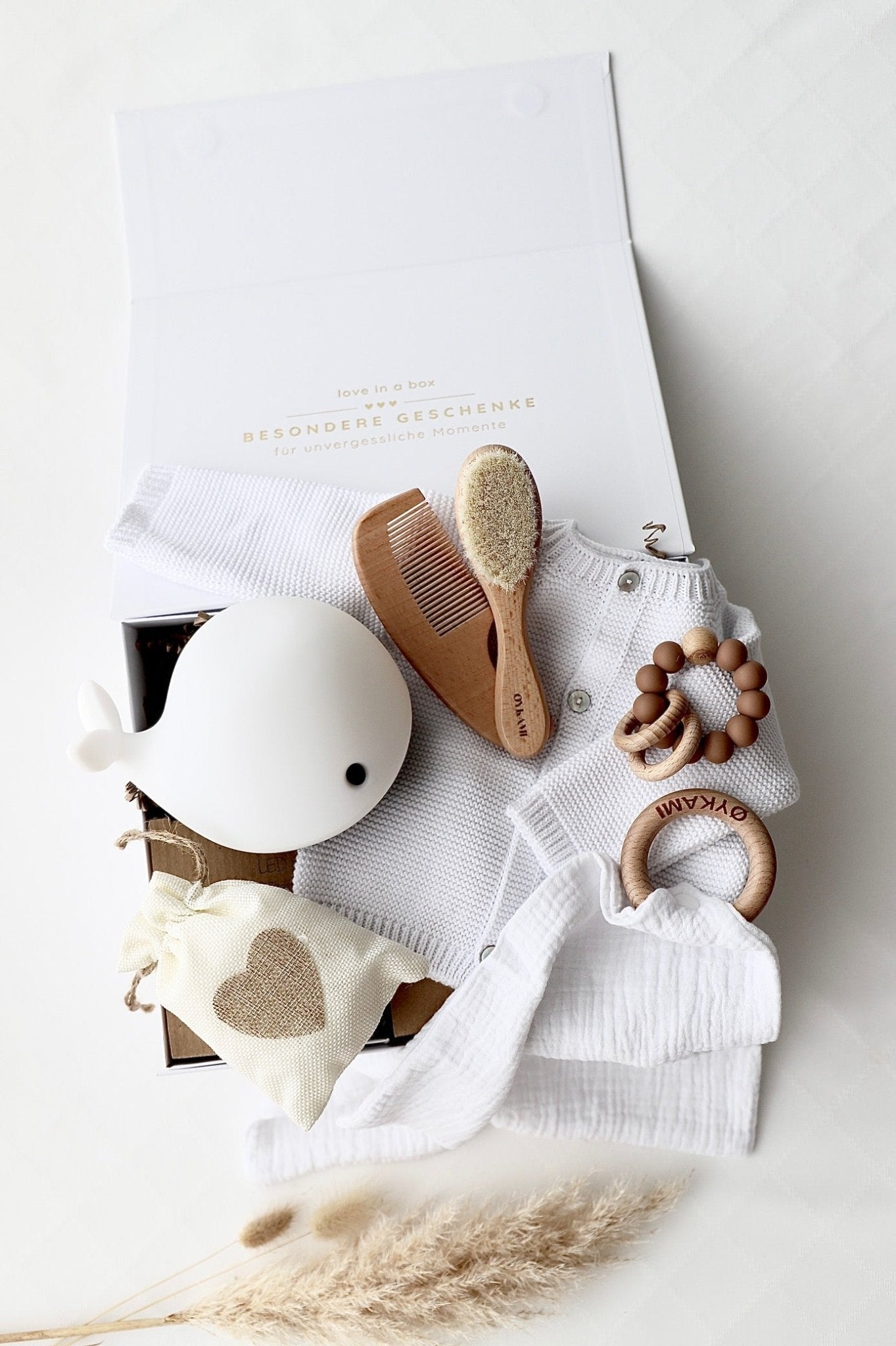 Baby Geschenkbox „Little Waves“ Weiss - OYKAMI in a box