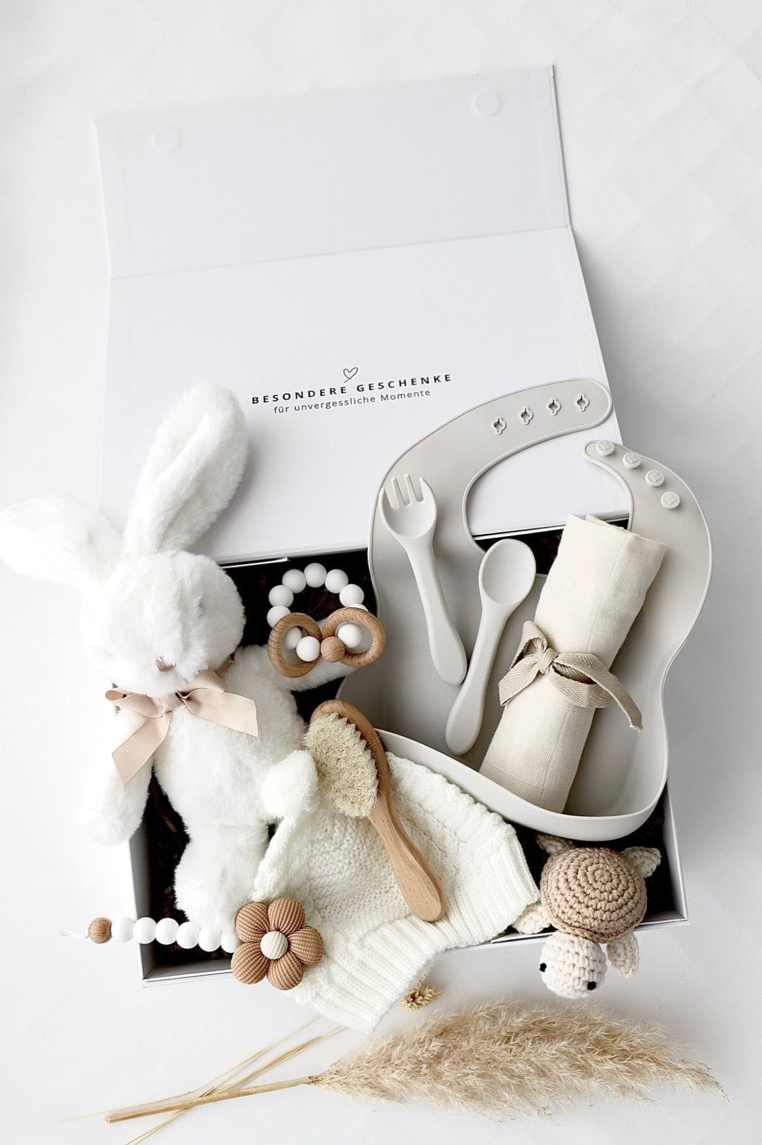 Baby Geschenkbox „Lunelle“ weiss (Hase weiss) - OYKAMI in a box