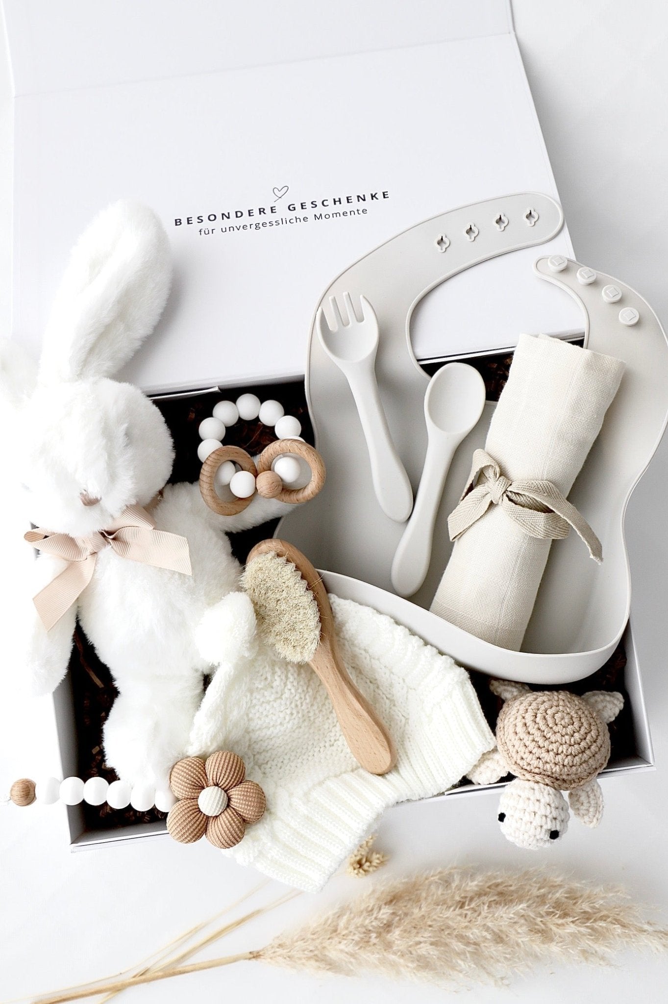 Baby Geschenkbox „Lunelle“ weiss (Hase weiss) - OYKAMI in a box