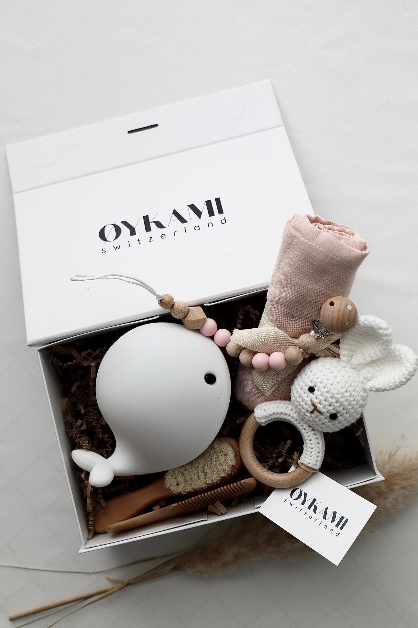 Baby Geschenkbox Mädchen "Athen" mit Wal Nachtlicht No. 1 - OYKAMI in a box