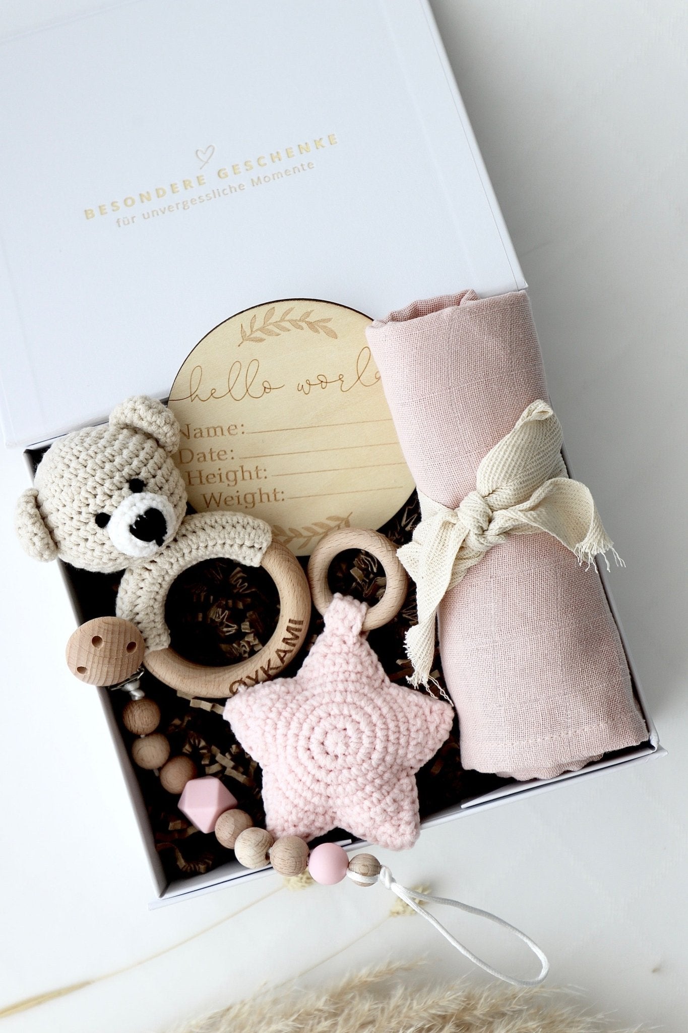 Baby Geschenkbox Mädchen "Estland 2" heller Bär - OYKAMI in a box