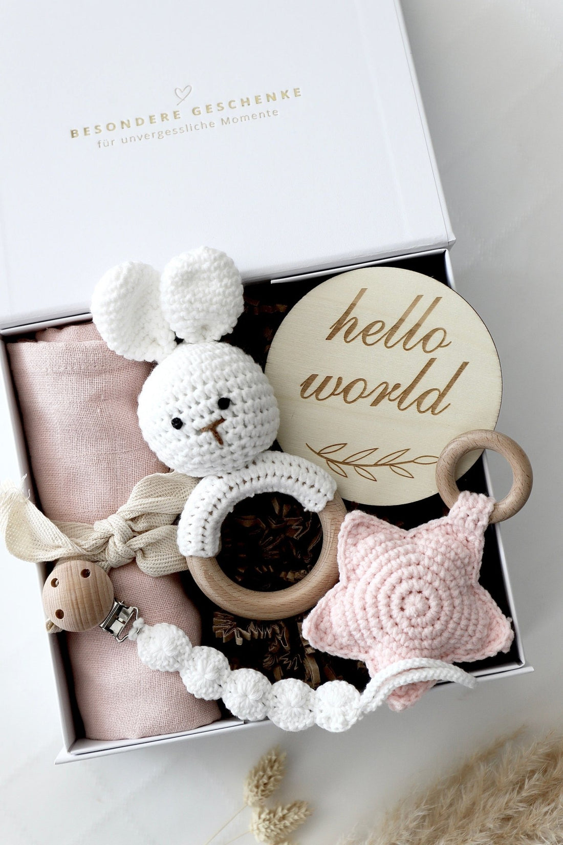 Baby Geschenkbox Mädchen Rosa "Estland" mit Hase - OYKAMI in a box