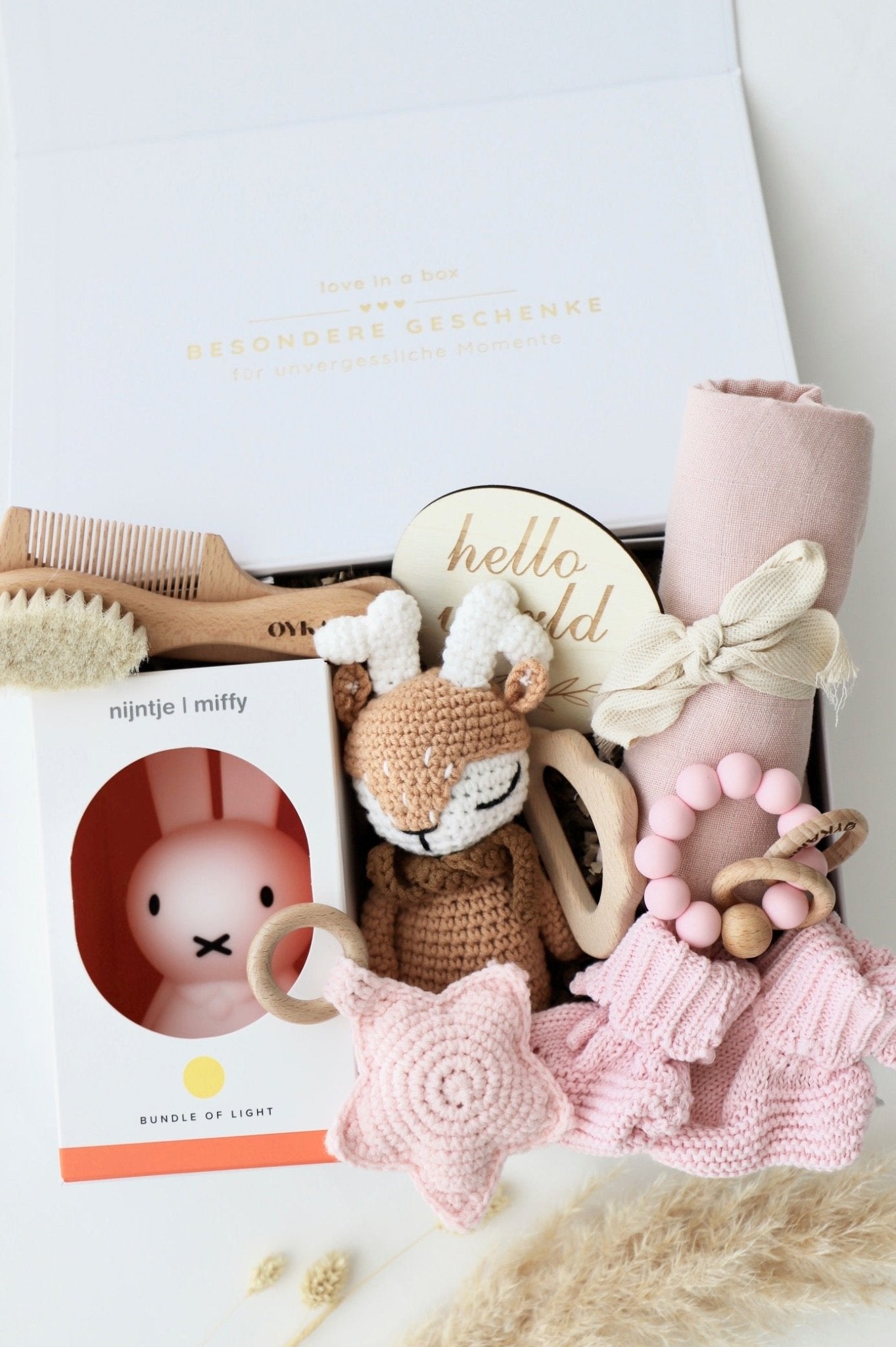 Baby Geschenkbox Mädchen weiss "Madeira" mit Miffy Nachtlicht und Elch - OYKAMI in a box