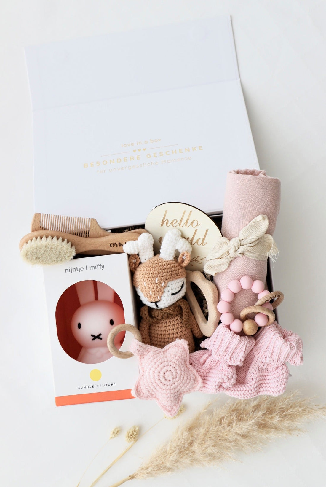 Baby Geschenkbox Mädchen weiss "Madeira" mit Miffy Nachtlicht und Elch - OYKAMI in a box
