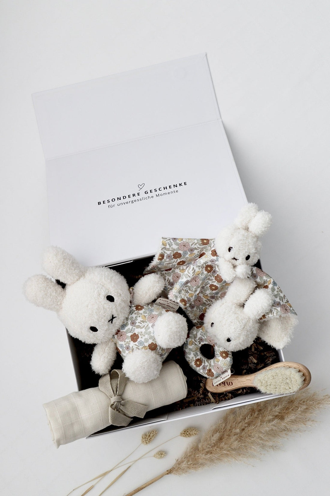 Baby Geschenkbox Miffy little Flowers Beige - OYKAMI in a box