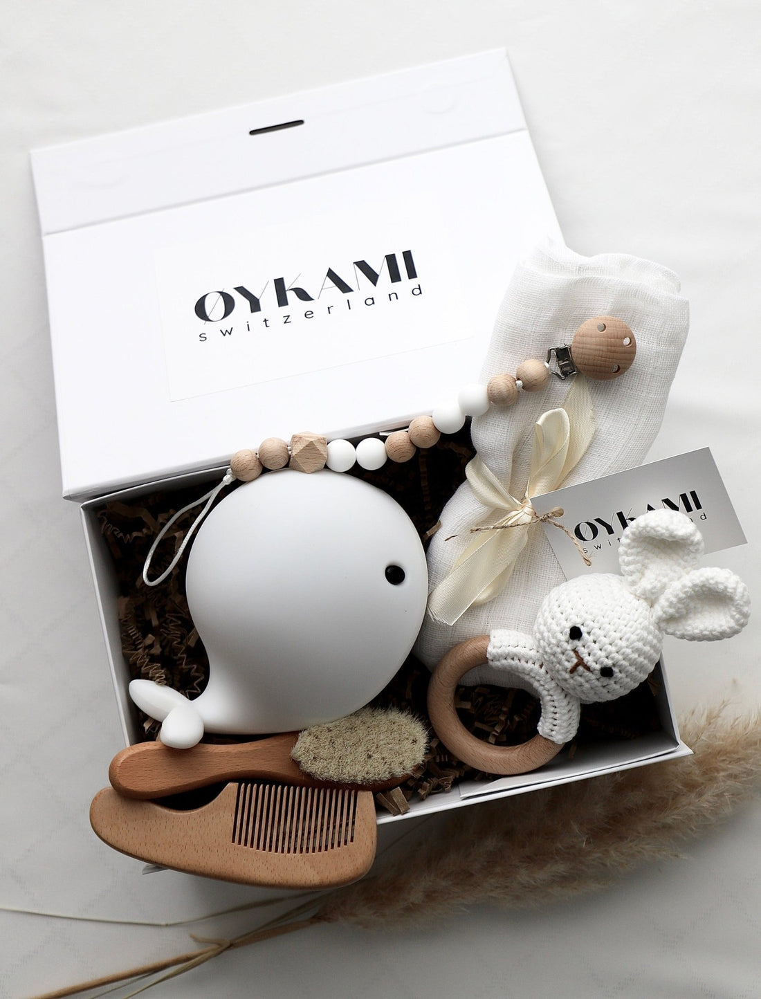 Baby Geschenkbox neutrale Farben "Athen" mit Wal Nachtlicht No. 3 - OYKAMI in a box