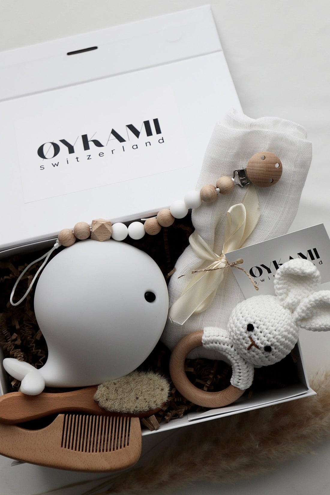 Baby Geschenkbox neutrale Farben "Athen" mit Wal Nachtlicht No. 3 - OYKAMI in a box